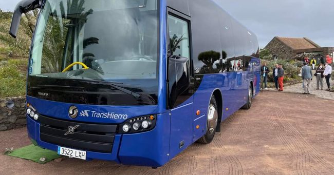 TransHierro presentación de nueva guagua en el mirador de La Peña